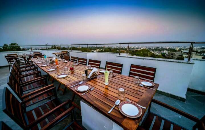 Hotel Wonder Cliff Udaipur Kültér fotó